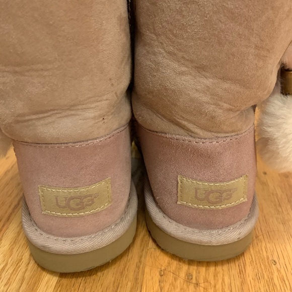 UGG Girls’ Boots Size 3 - Picture 4 of 6